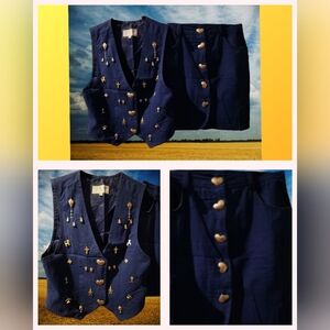 📣Vintage 90s Platinum Blue Vest Skirt Set💛 Buttons Gold Charms🎭✝️🐕 Small 8️⃣